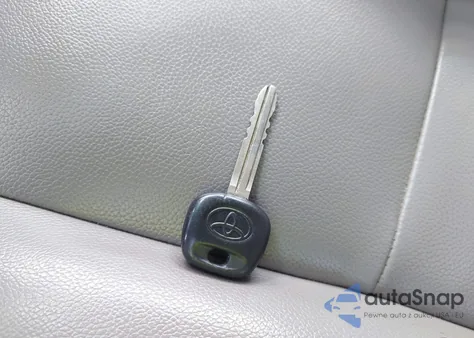 2005 Toyota Sequoia Sr5 V8 from USA, damaged, VIN 5TDBT44A05S235528